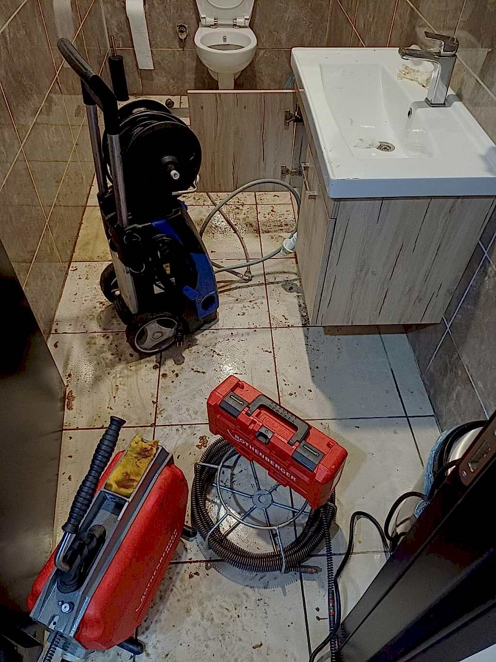 Kırmadan tıkanıklık açma tuvalet tıkandı ne yapmalıyım